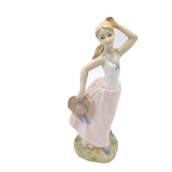 Tengra Porcelain Woman with Sun Hat & Dress -Signed- 11 inches - Spain Valencia - Picture 1 of 6